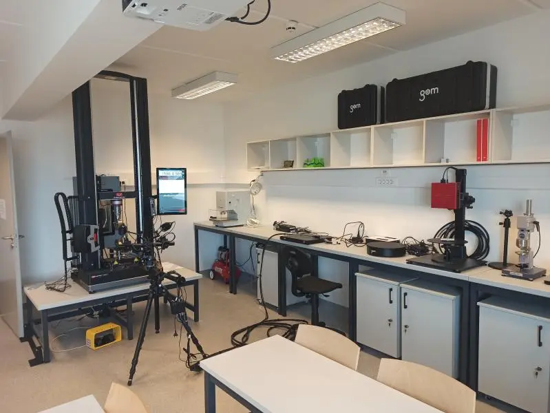 Műanyag- &eacute;s Gumi Anyagvizsg&aacute;l&oacute; Laborat&oacute;rium